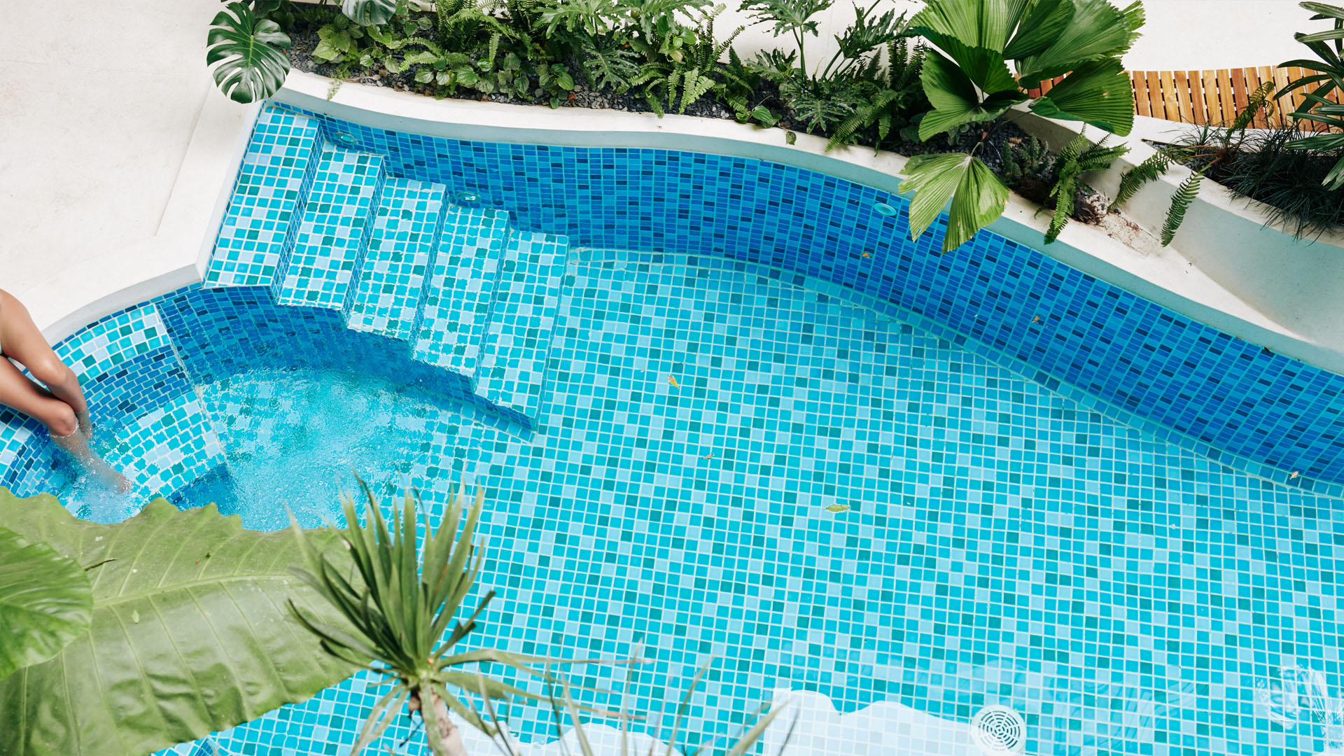 Poolwater Saving Hero Image
